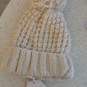 NWT LC Lauren Conrad Cream Knit Pom-Pom Beanie